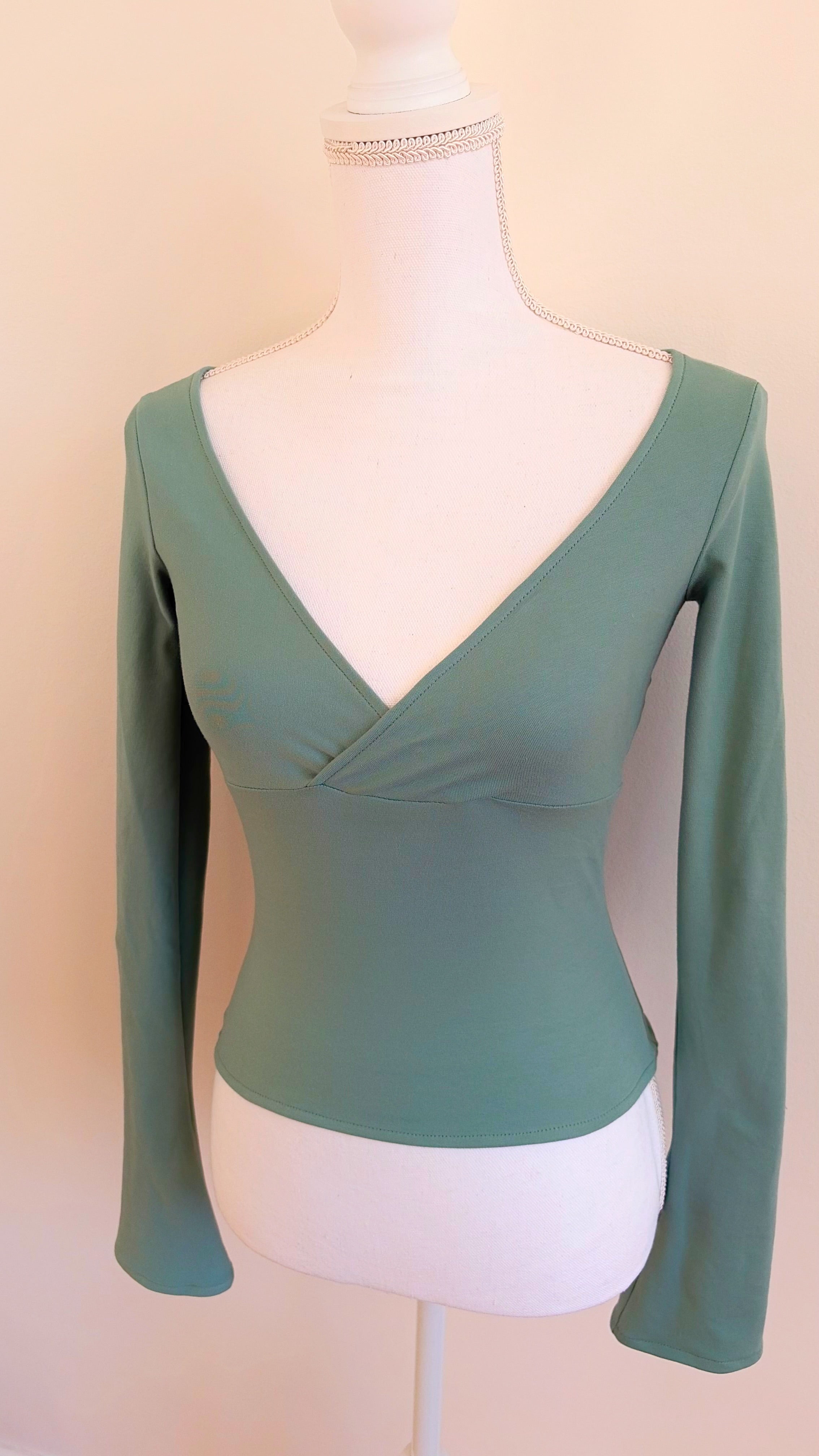 V-neck shirt - Sage