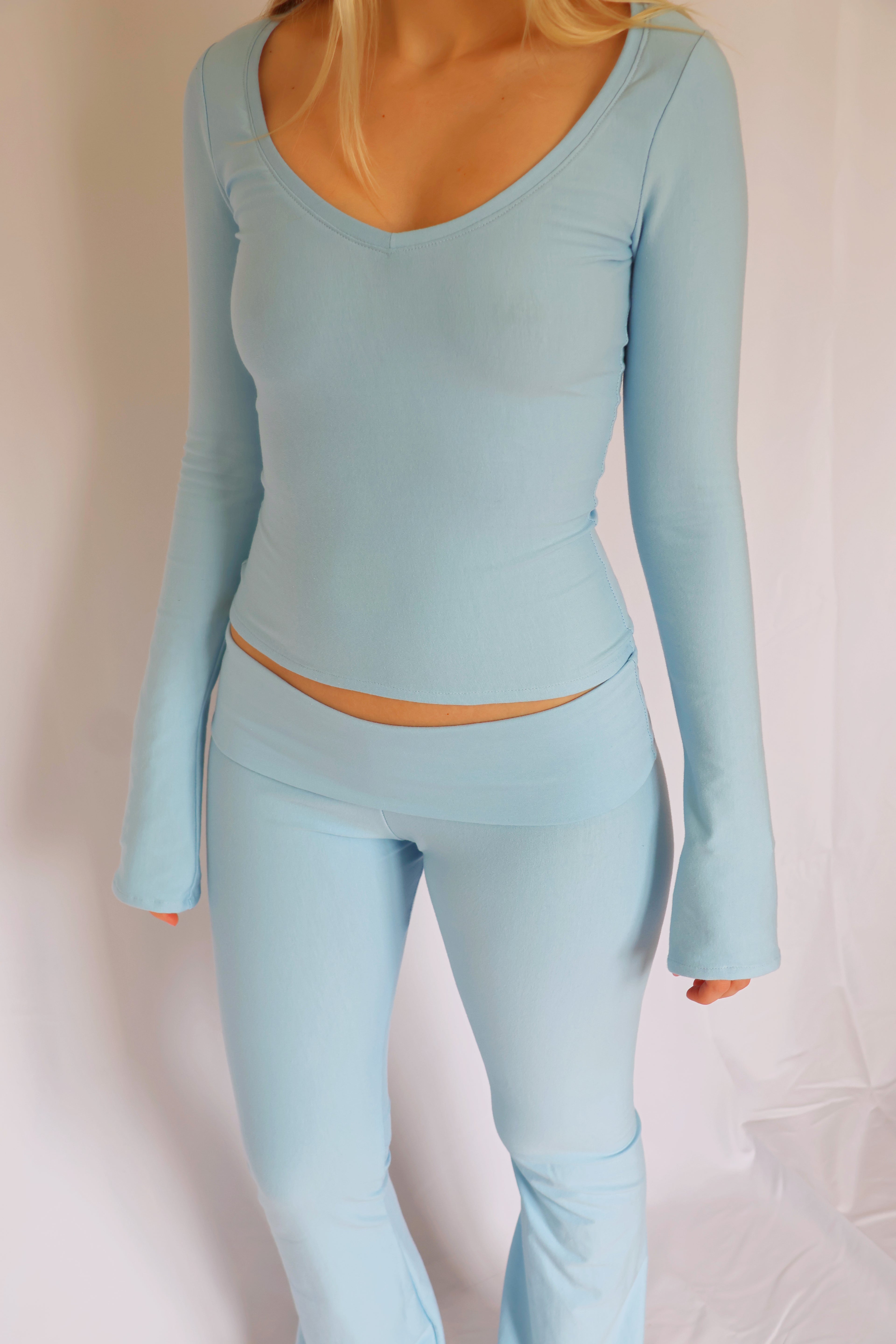 V-neck shirt - Ice blue