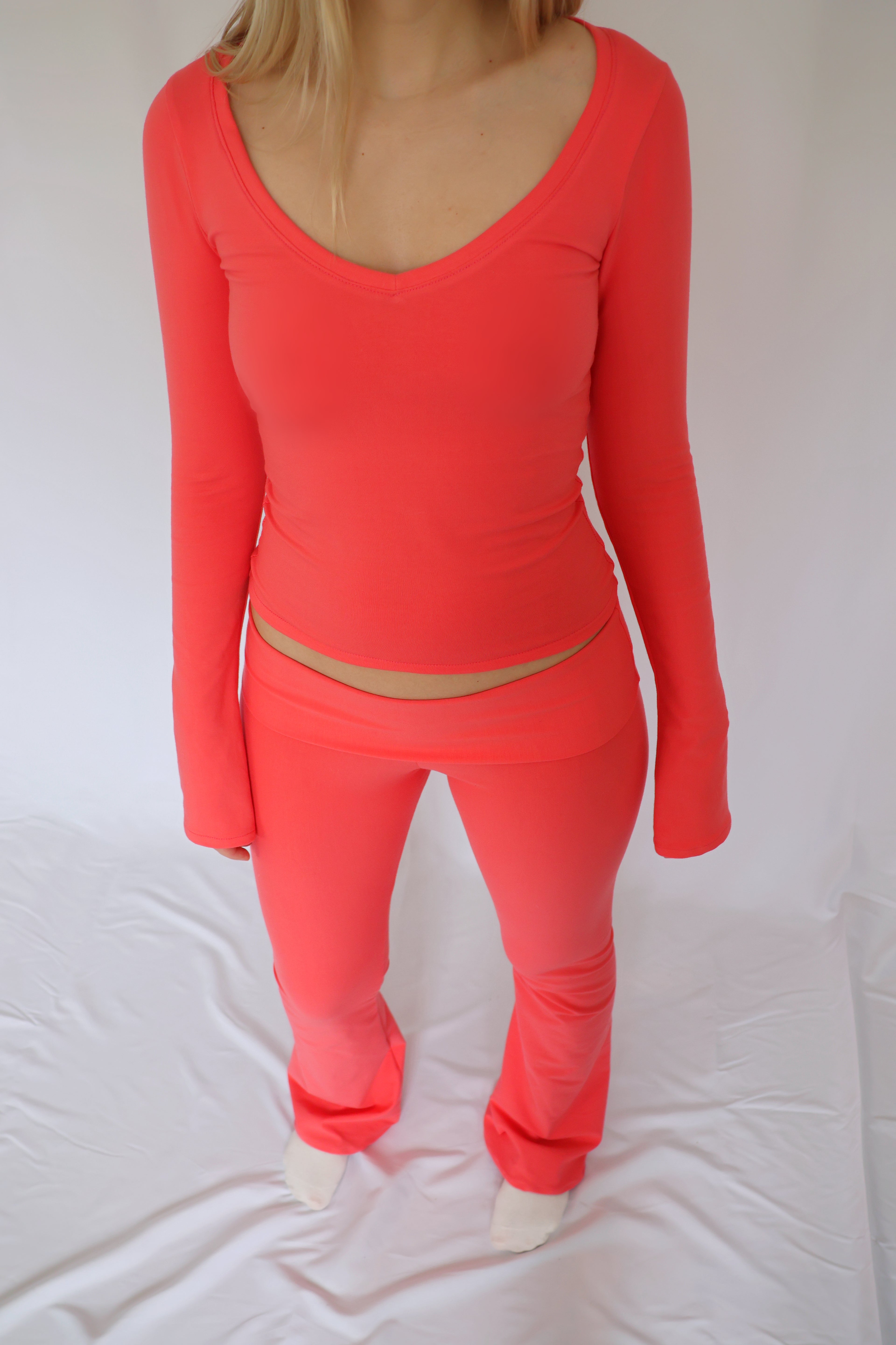 V-neck shirt - Coral